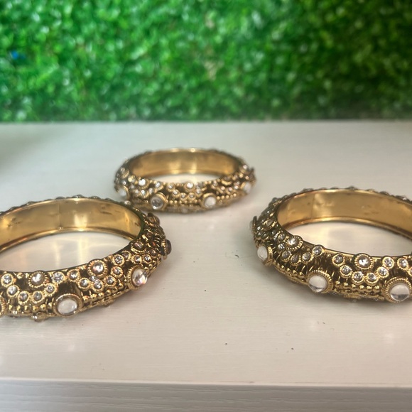 Tikka and earring set, colorful bangles - Picture 10 of 16